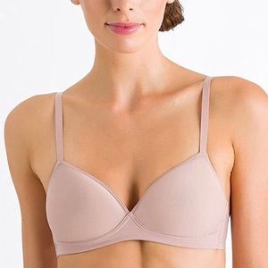 HANRO Smooth Illusion
Soft Cup Spacer Bra 36C NWT